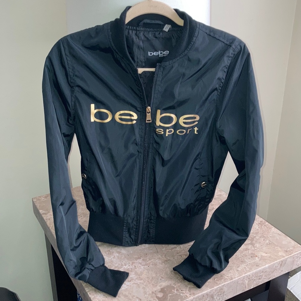 Bebe wind breaker jacket size medium only worn once